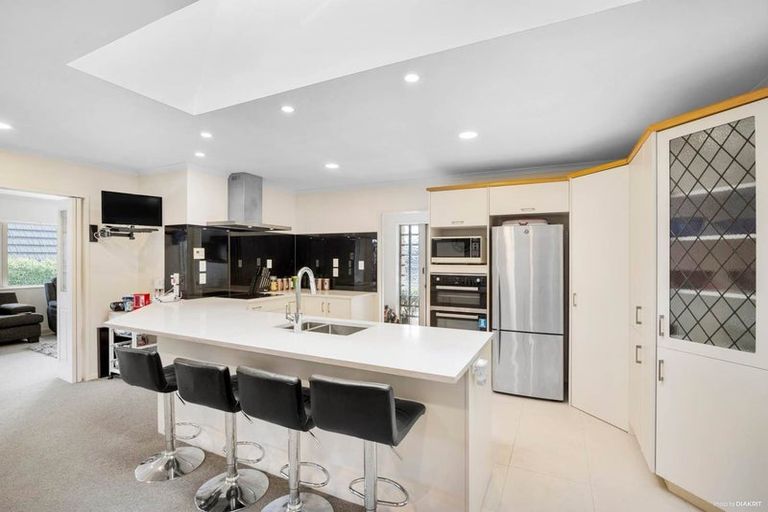 Photo of property in 31 Maghera Drive, East Tamaki Heights, Auckland, 2016