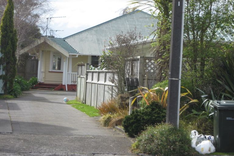 Photo of property in 17b Norman Street, Lower Vogeltown, New Plymouth, 4310