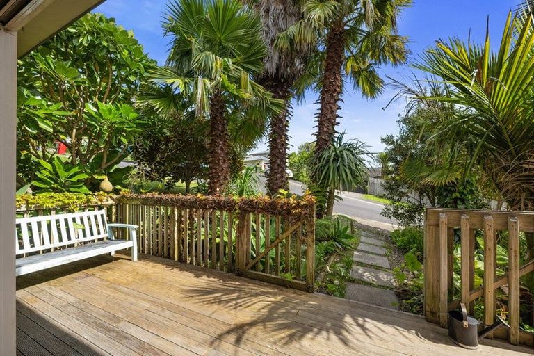 Photo of property in 5 Empressa Heights, Helensville, 0800