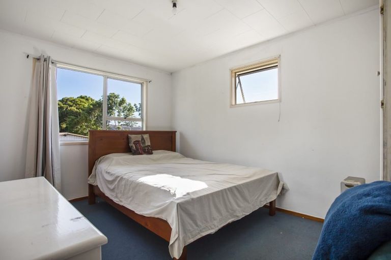 Photo of property in 15 Pipitea Place, Massey, Auckland, 0614