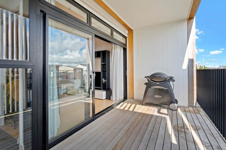 Photo of property in 11/167 Hobsonville Point Road, Hobsonville, Auckland, 0616