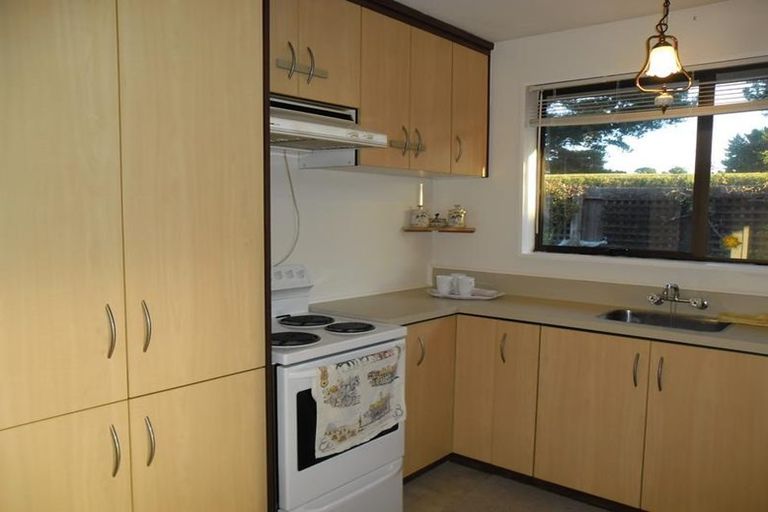 Photo of property in 2/21 Briarmont Street, Avondale, Christchurch, 8061