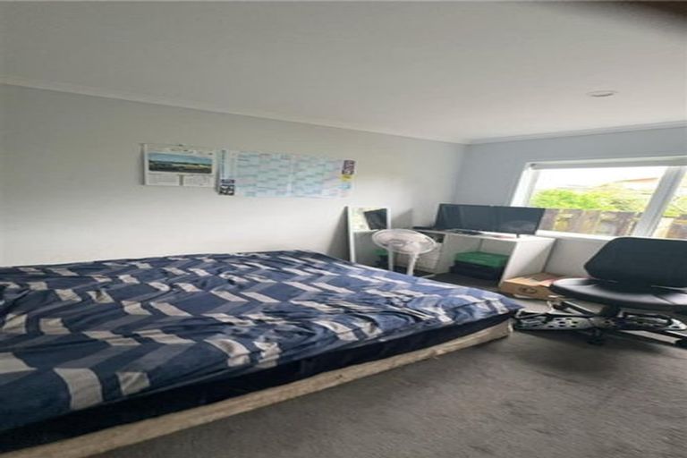 Photo of property in 16 Evans Road, Weymouth, Auckland, 2103