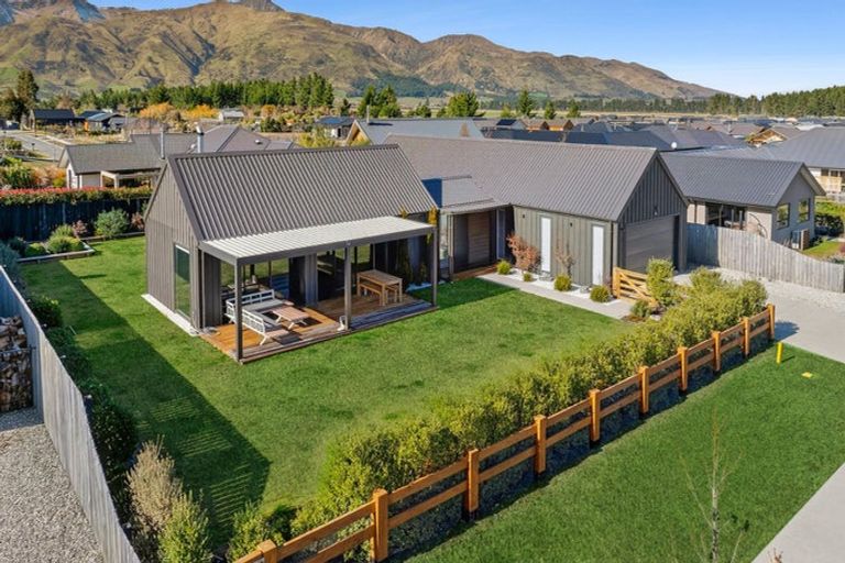 Photo of property in 16 Sentinel Drive, Lake Hawea, 9382