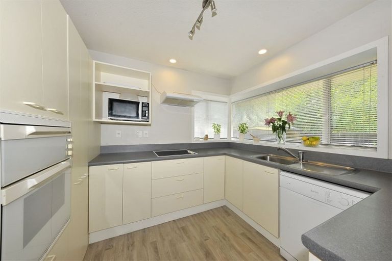 Photo of property in 2/76 Staveley Street, Avonhead, Christchurch, 8042