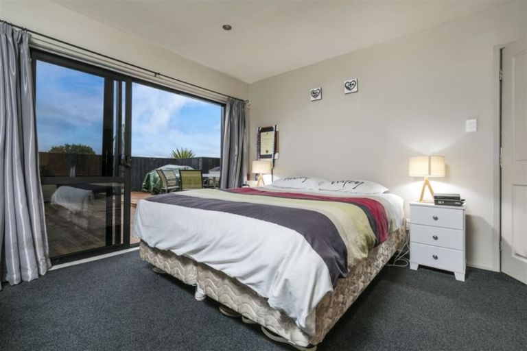 Photo of property in 45 Fleetwood Drive, Henderson, Auckland, 0612