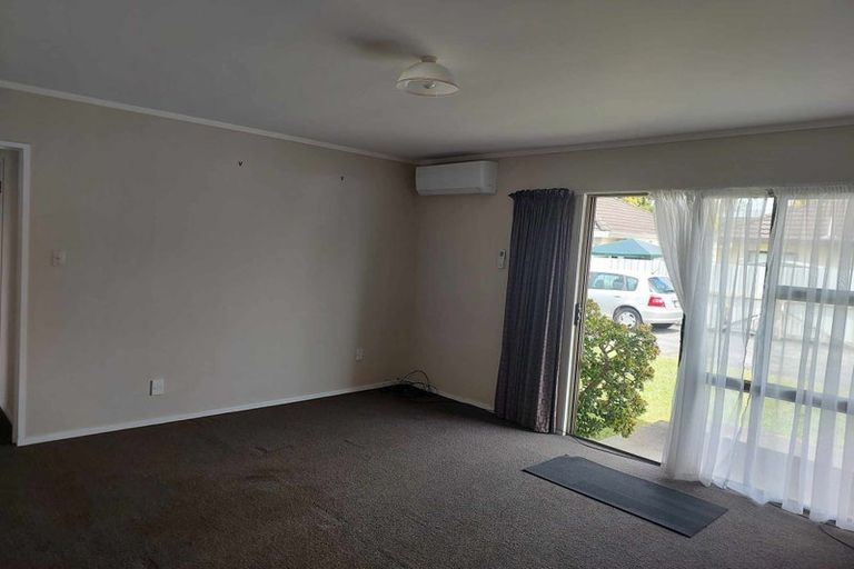 Photo of property in 2/29 Waterview Road West, Takanini, 2112