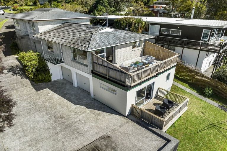 Photo of property in 2/8 Havana Place, Glenfield, Auckland, 0629