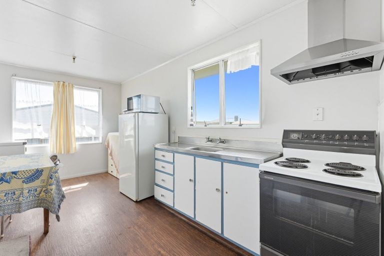 Photo of property in 49 Lee Street, Castlecliff, Whanganui, 4501
