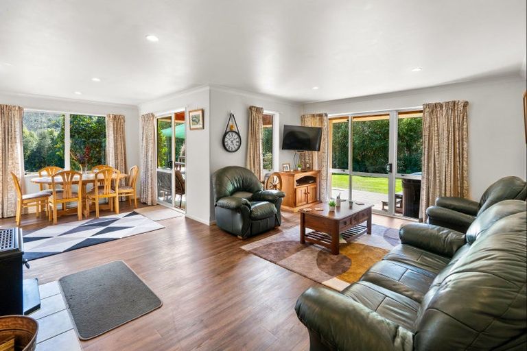 Photo of property in 205 Okuti Valley Road, Little River, 7591