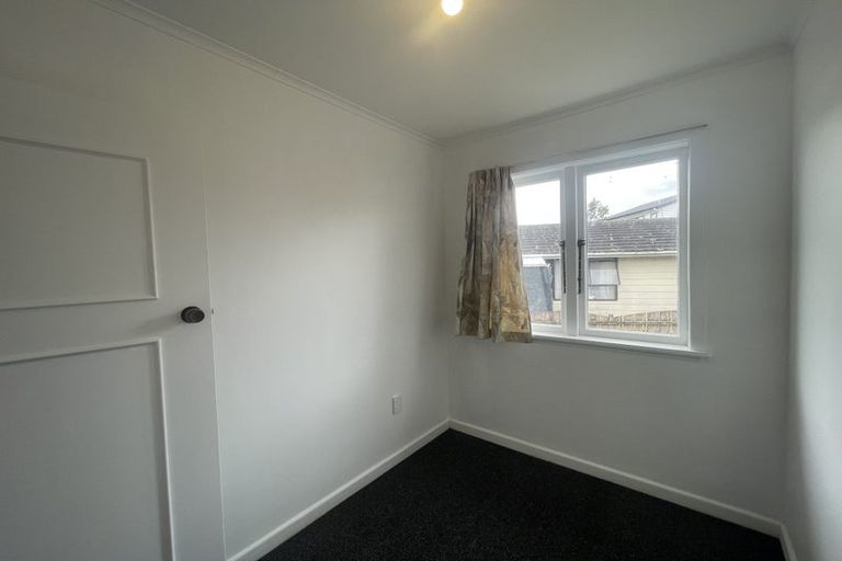 Photo of property in 33 Reid Road, New Lynn, Auckland, 0600