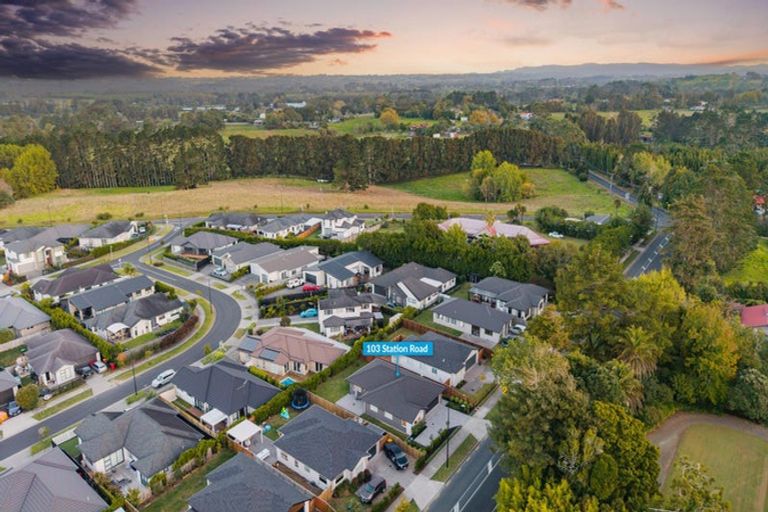 Photo of property in 103 Station Road, Kumeu, 0891