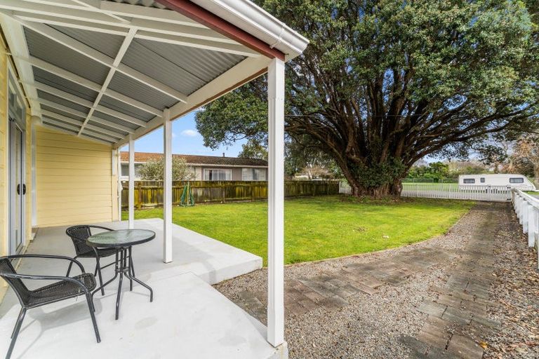 Photo of property in 24 Domain Road, Otaki, 5512