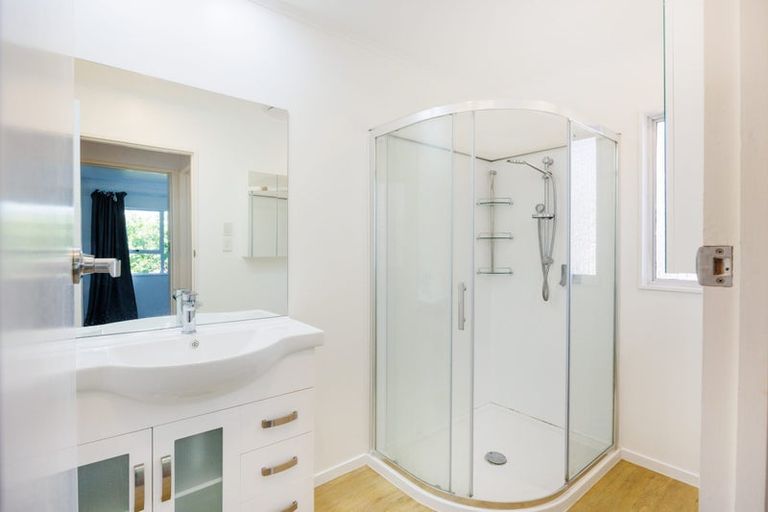 Photo of property in 14 Hillcrest Drive, Kelvin Grove, Palmerston North, 4414
