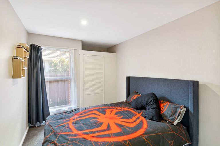 Photo of property in 1/236 Grahams Road, Burnside, Christchurch, 8053