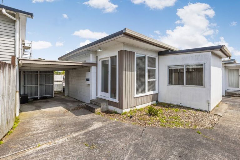 Photo of property in 2/8 James Road, Manurewa, Auckland, 2102