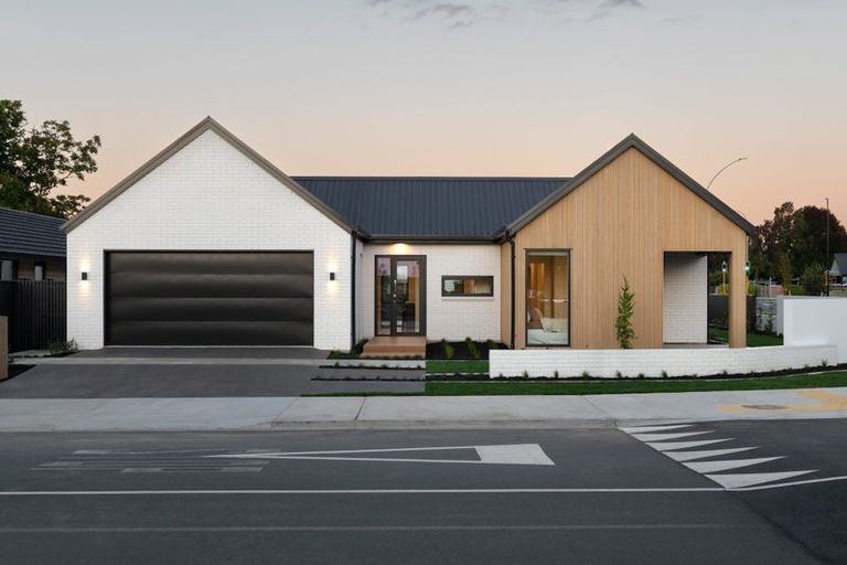 Photo of property in 2 Hugo Shaw Drive, Cambridge, 3434