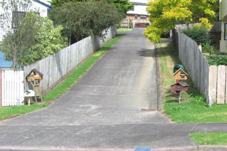 Photo of property in 1/16 Clearview Heights, Ranui, Auckland, 0612