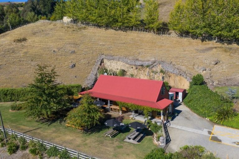 Photo of property in 3639 State Highway 50, Maraekakaho, 4171