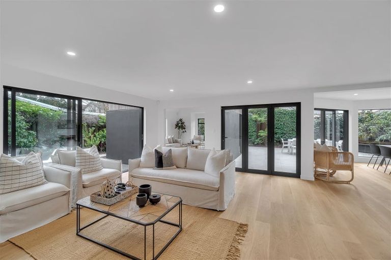 Photo of property in 15 Wai-iti Terrace, Burnside, Christchurch, 8053