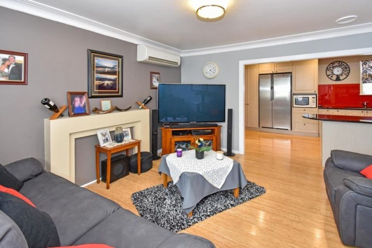 Photo of property in 10 Buller Crescent, Manurewa, Auckland, 2102