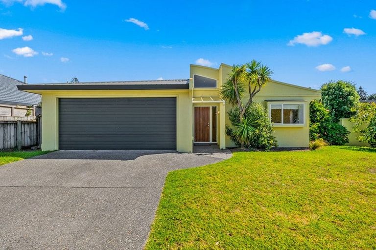 Photo of property in 11 Avion Terrace, Raumati Beach, Paraparaumu, 5032