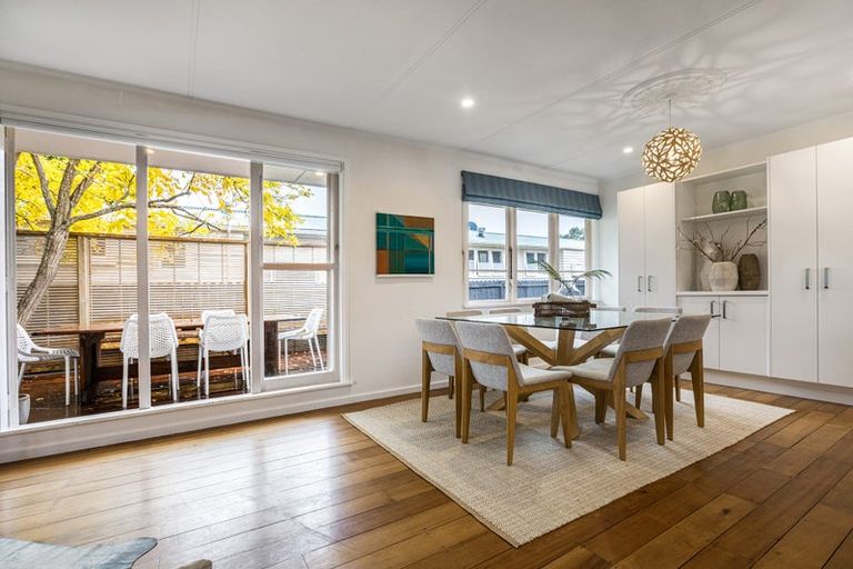 Photo of property in 33 Muir Avenue, Mangere Bridge, Auckland, 2022