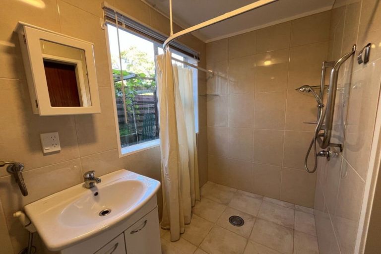 Photo of property in 1 Guernsey Place, Fitzherbert, Palmerston North, 4410