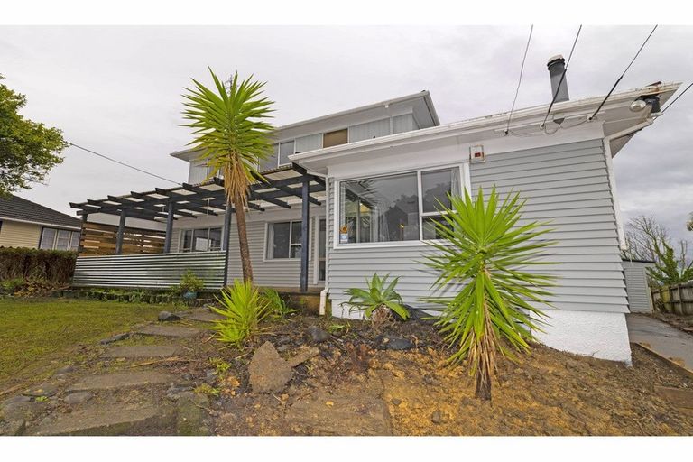 Photo of property in 207 Don Buck Road, Massey, Auckland, 0614