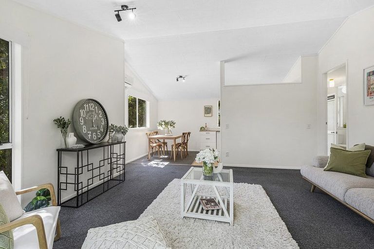 Photo of property in 21a Omapere Street, Whitby, Porirua, 5024