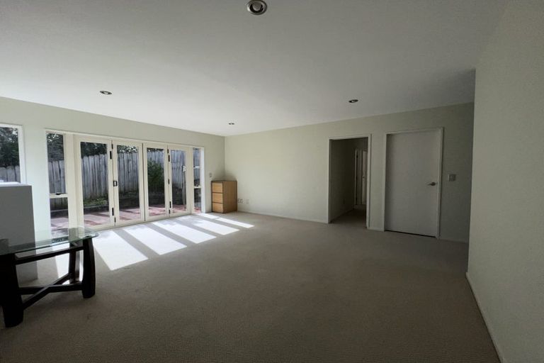 Photo of property in 3 Mana Lane, Pinehill, Auckland, 0632