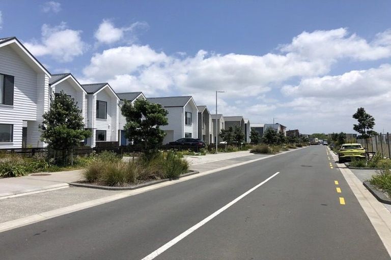 Photo of property in 69 Glidepath Road, Hobsonville, Auckland, 0616