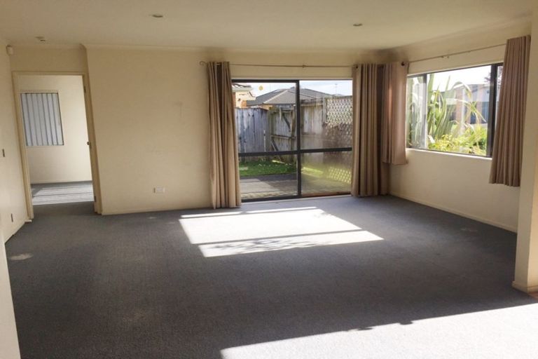 Photo of property in 4 Ettrick Lane, Papakura, 2110