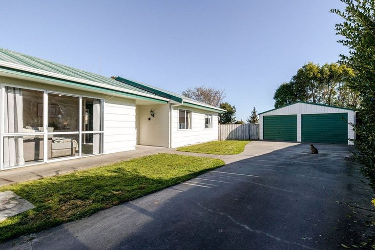 Photo of property in 105 Hillcrest Drive, Kelvin Grove, Palmerston North, 4414