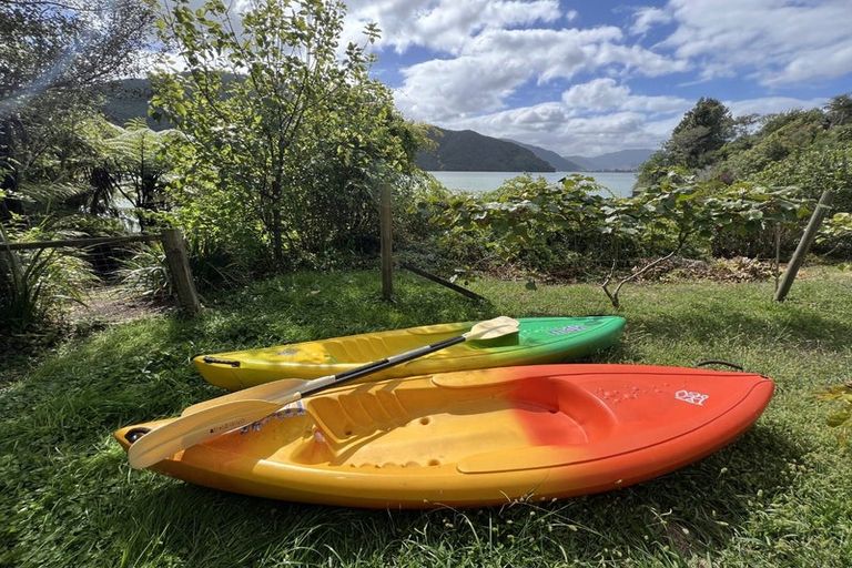 Photo of property in 685 Queen Charlotte Drive, Havelock, Picton, 7281