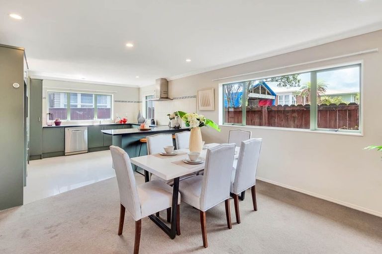 Photo of property in 22a Harrington Road, Henderson, Auckland, 0610