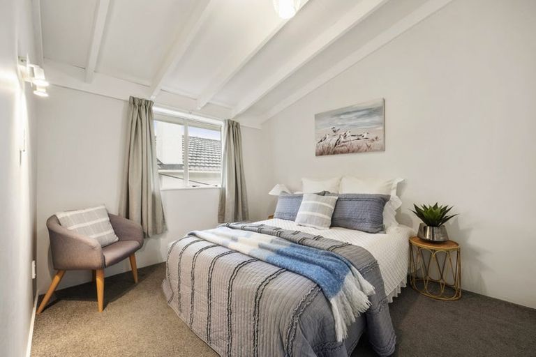 Photo of property in 24/125 Queens Drive, Lyall Bay, Wellington, 6022