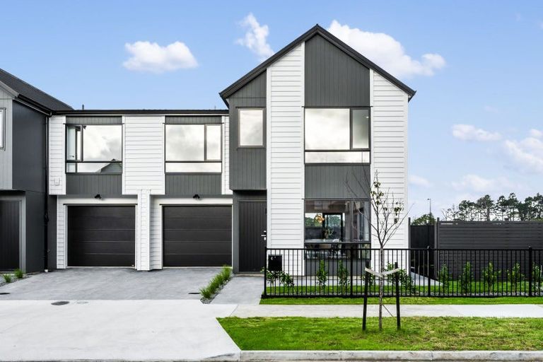 Photo of property in 4 Babos Avenue, Kumeu, 0810