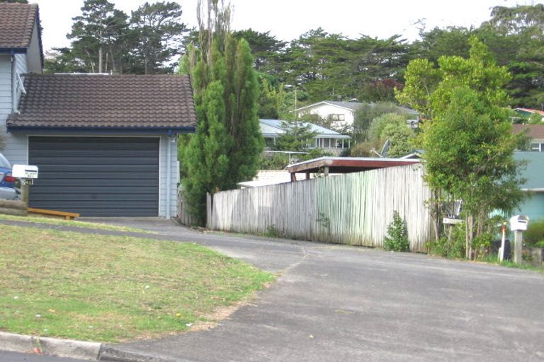 Photo of property in 1/39 Elizabeth Drive, West Harbour, Auckland, 0618