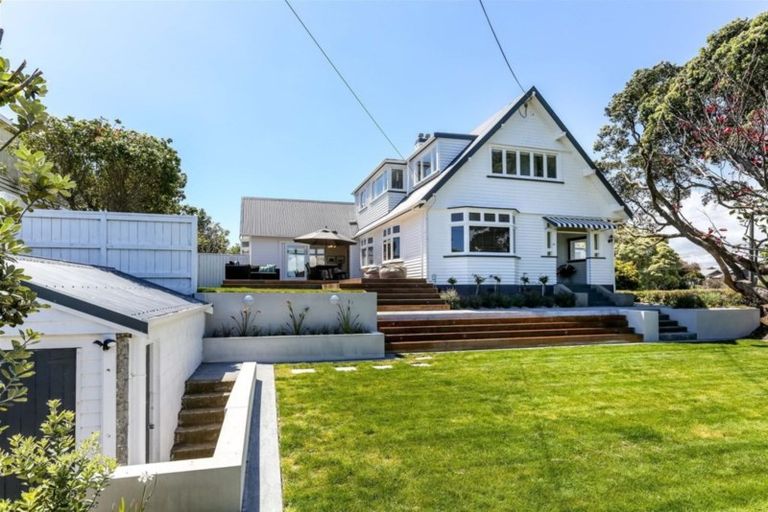 Photo of property in 41 Hamblyn Street, Strandon, New Plymouth, 4312