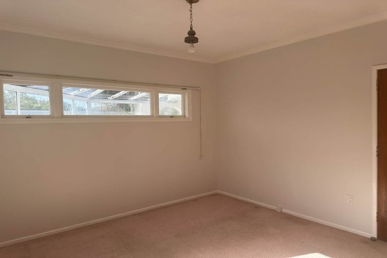 Photo of property in 5 Hollies Crescent, Johnsonville, Wellington, 6037