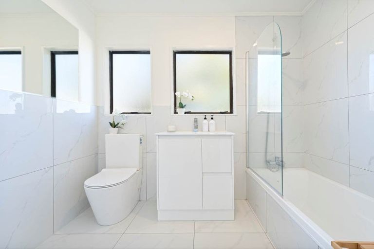 Photo of property in 1/26 Karepo Crescent, Ranui, Auckland, 0612