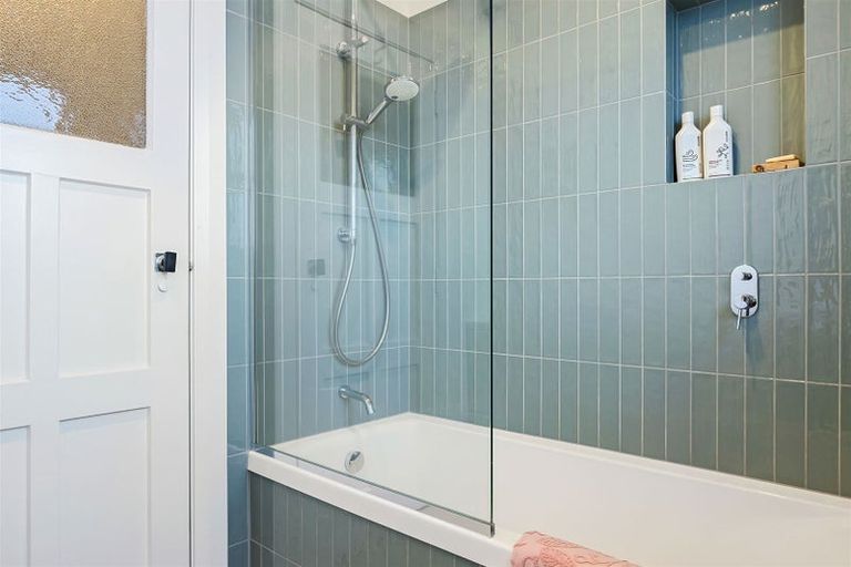 Photo of property in 257 Centaurus Road, Saint Martins, Christchurch, 8022