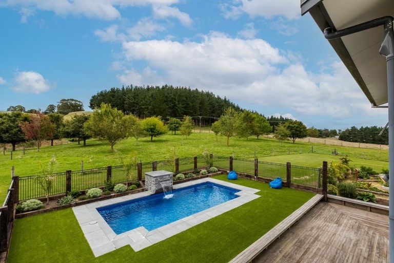 Photo of property in 180a Tikokino Road, Waipawa, 4273
