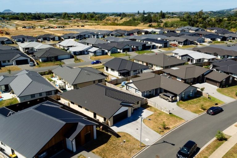 Photo of property in 9 Kahuparere Crescent, Pyes Pa, Tauranga, 3112