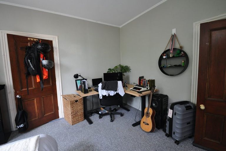 Photo of property in 140 Glenmore Street, Northland, Wellington, 6012