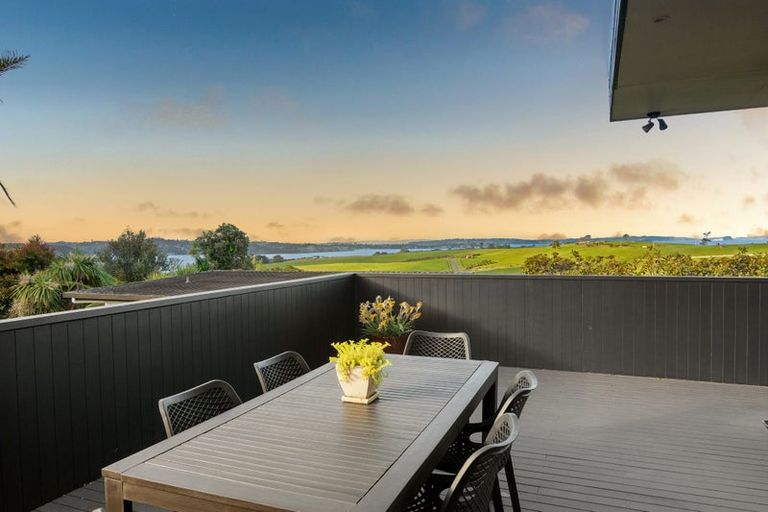 Photo of property in 181 Vaughans Road, Okura, Auckland, 0792