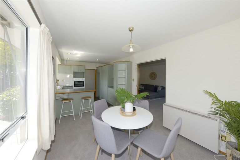 Photo of property in 64 Apsley Drive, Avonhead, Christchurch, 8042