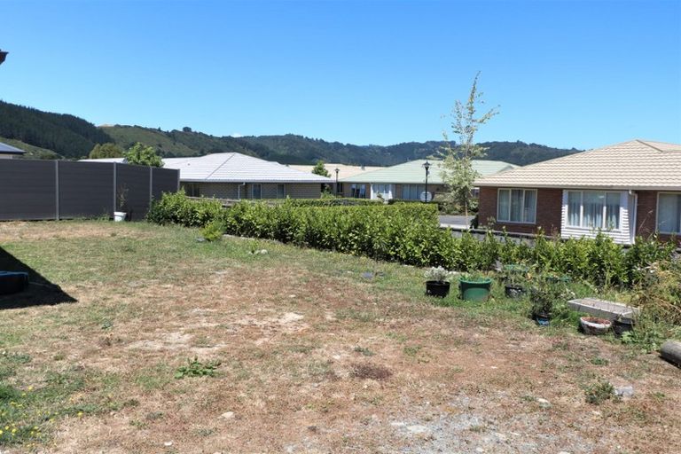 Photo of property in 32 Filmer Crescent, Wallaceville, Upper Hutt, 5018