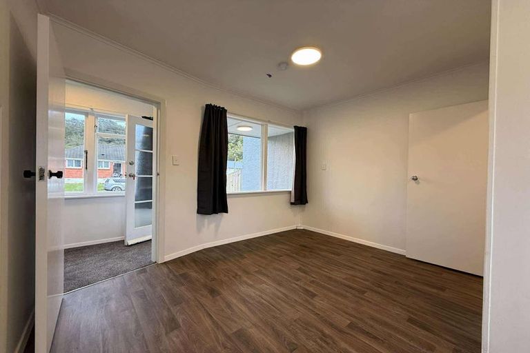 Photo of property in 11 Wainhouse Street, Stokes Valley, Lower Hutt, 5019